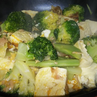 ブロッコリーと豆腐とツナのチャンプルー